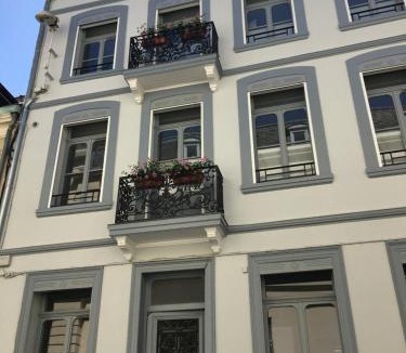 Douai House | LES CHAMBRES D'HOTES DU PALAIS