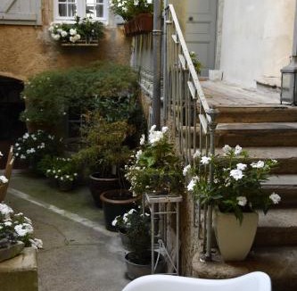 Lectoure Bed & Breakfast | Les Chambres de L'Horloge