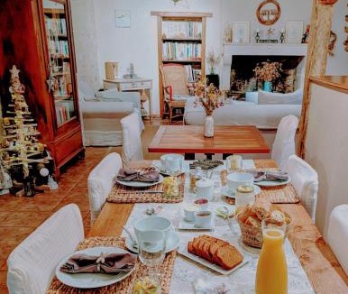 Montmorillon Bed & Breakfast | Les Chambres De La Loge