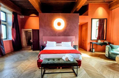 Sainte-Julie Hotel | Les Chambres De La Renaissance