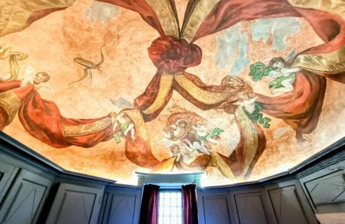 Sainte-Julie Hotel | Les Chambres De La Renaissance