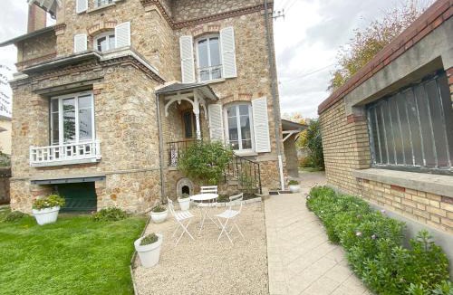 Le Chesnay Bed & Breakfast | Les Chambres de LOUIS