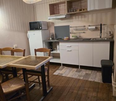 Bonnat Apartment | les chambres de Mémé