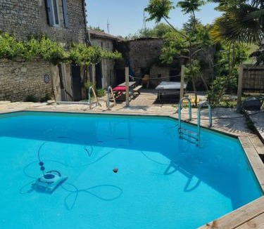 Saint-Amant-de-Bonnieure House | Les chambres du Nid charentais