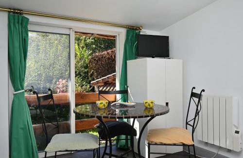 Chein-Dessus Apartment | Les Chambres Du Ruisseau