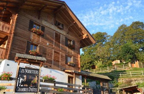 Ormont-Dessous House | Les chambres et Roulottes des Noisetiers