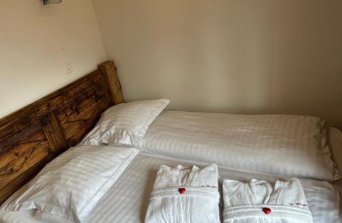 Ormont-Dessous House | Les chambres et Roulottes des Noisetiers