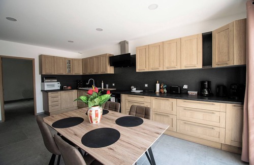 Creches-sur-Saone Villa | Les Chanterelles