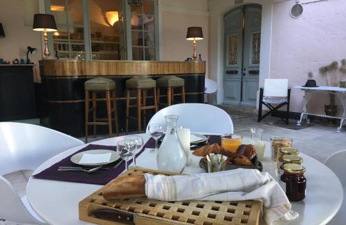 Claviers Bed & Breakfast | Les Chapeliers