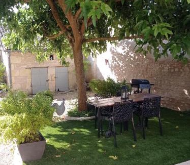 Saint-Cyr House | Les Charmes du Lac Gite Romantique avec jacuzzi privatif
