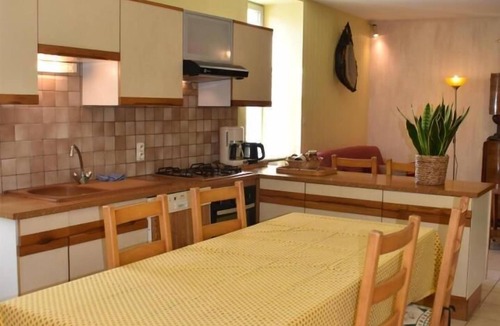 Lugny House | Les Charmes - Lugny - Gîte