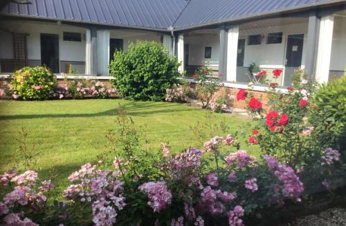 Sailly-Flibeaucourt Bed & Breakfast | "Les Charmilles" - Maison de charme dans un ancien cloître