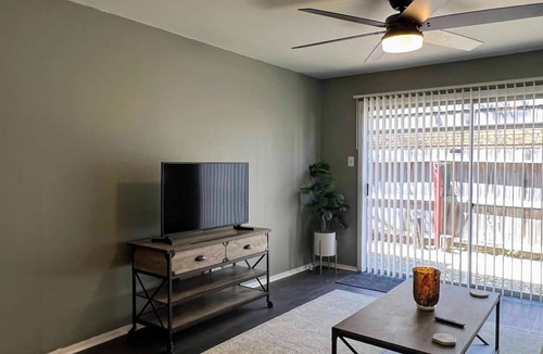 Oak Park - Northwood Condo | Les Chateaux - A RE Solutions XV Short Term Rental