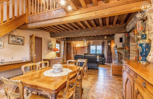 Cussy-en-Morvan House | Les chats zets - CUSSY EN MORVAN