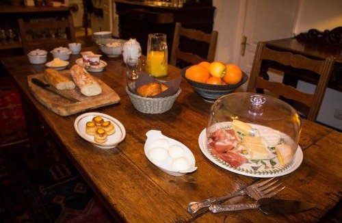 Saint-Leger-la-Montagne Hotel | Les Chenes