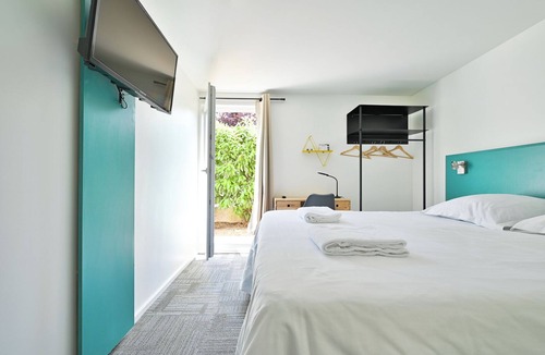 Villiers-le-Bacle Hotel | Les Chevaliers des Balances