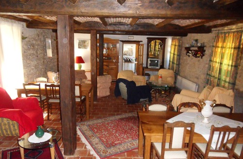 Grospierres House | Les Cigales Grospierres, gite Olivier near Vallon Pont d'Arc shared pool