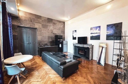 Bastide Saint-Louis Apartment | Les Cinq Lys