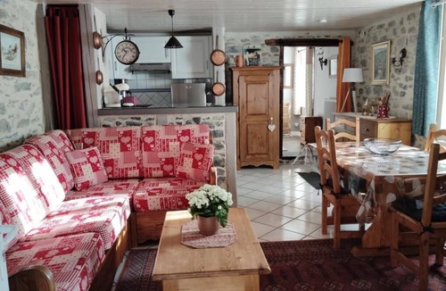 Ugine House | LES Clarines DE Mont-dessous