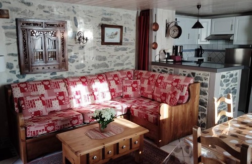 Ugine House | LES Clarines DE Mont-dessous