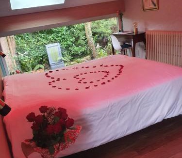 Montferrand-le-Chateau Apartment | LES CLEFS DU PARADIS avec SPA