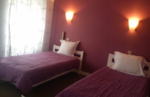 Romagny-Fontenay Hotel | Les Closeaux Phil