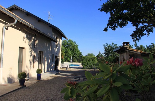 Saint-Remy House | Les Combes, pool and view between Bresse and Dombes