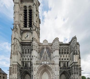 Old Town Apartment | Les Combles de Colbert- hyper center