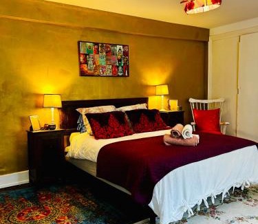 Fougax-et-Barrineuf Bed & Breakfast | Les Contes