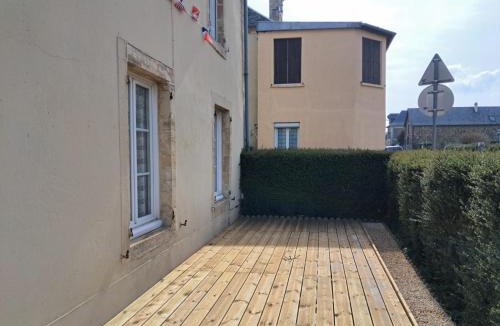 Le Molay-Littry House | Les continents maison spacieuse 4 belles chambres parking privatif terrasse à 5 mn à pied tous commerces et 20 mn plage Omaha Beach et à 15 mn de Bayeux