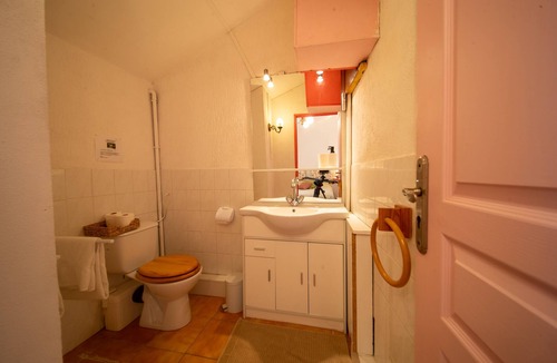 Saint-Julien-d'Arpaon Bed & Breakfast | Les Copains à Bord - The Point Sublime Room