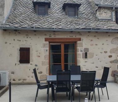 Argentat House | " Les copains d'abord "