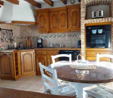 Lacres House | Les Coquelicots