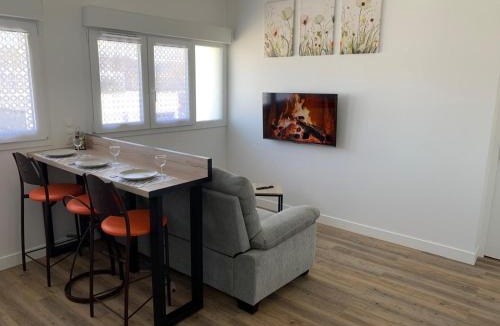 Vernon Apartment | Les Coquelicots