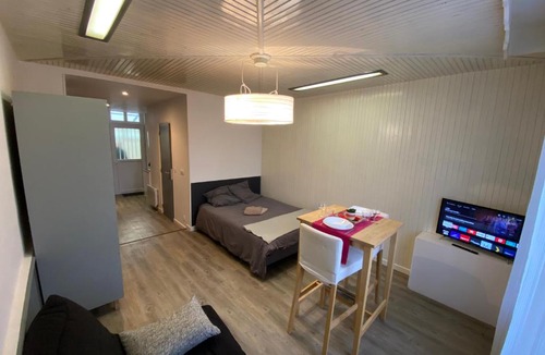 Troyes Apartment | Les Coquelicots wifi