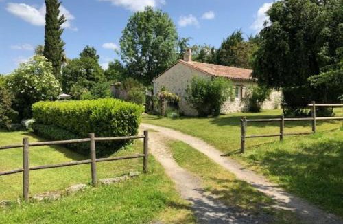 Lolme House | Les Coquilles Pourpres