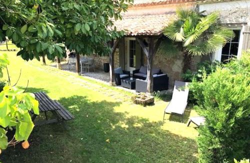 Lolme House | Les Coquilles Pourpres