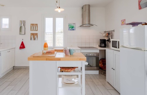 Anneville-sur-Mer House | Les Cordylines by Interhome