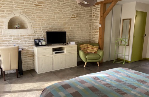 Saint-Ouen-en-Brie House | Les Crinieres en Brie