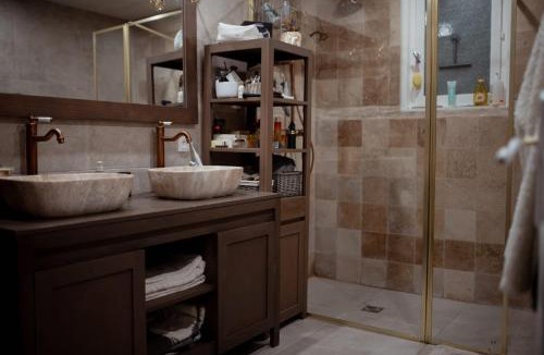 Fraisses House | Les Crins Du Bonheur Chambre Marie