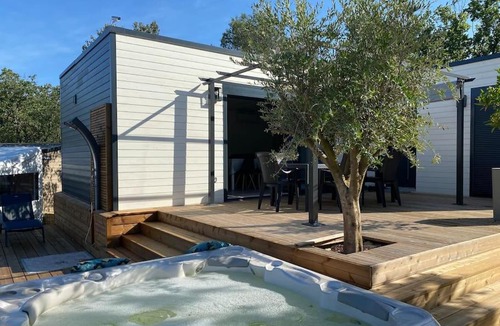 Rocbaron Apartment | LES CYPRES