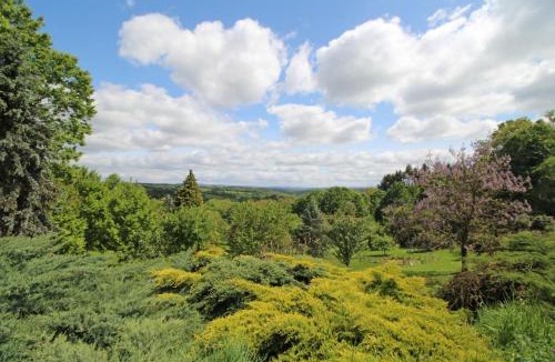 Saint-Denis-des-Murs Bed & Breakfast | Les deux chênes