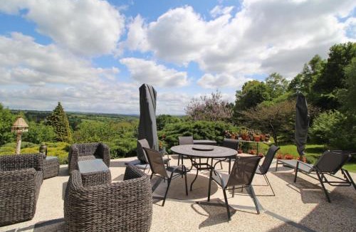 Saint-Denis-des-Murs Bed & Breakfast | Les deux chênes