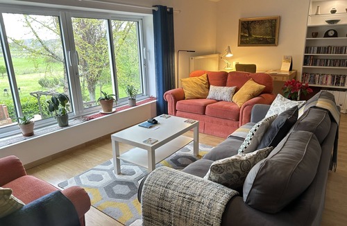 Saint-Jean-de-Paracol Bed & Breakfast | Les Deux Chevaux Guesthouse