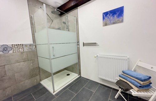 Saint-Jean-de-Paracol Bed & Breakfast | Les Deux Chevaux Guesthouse