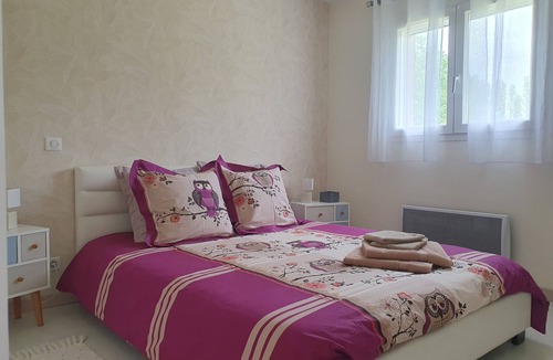 Le Ledat Bed & Breakfast | "Les deux glycines" Bed and Breakfast