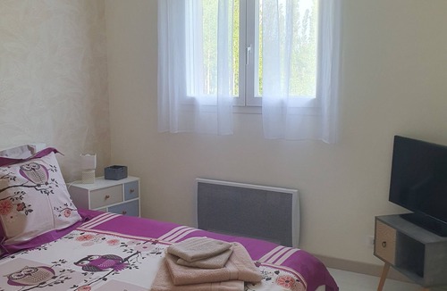 Le Ledat Bed & Breakfast | "Les deux glycines" Bed and Breakfast