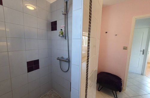 Le Ledat Bed & Breakfast | "Les deux glycines" Bed and Breakfast