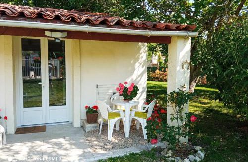 Les Touches-de-Perigny Apartment | Les Deux Riviéres