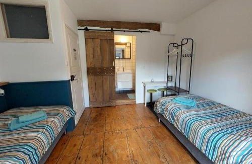 Biert Hotel | Les Deux Vélos Chambres d'Hotes-Table d'Hotes
